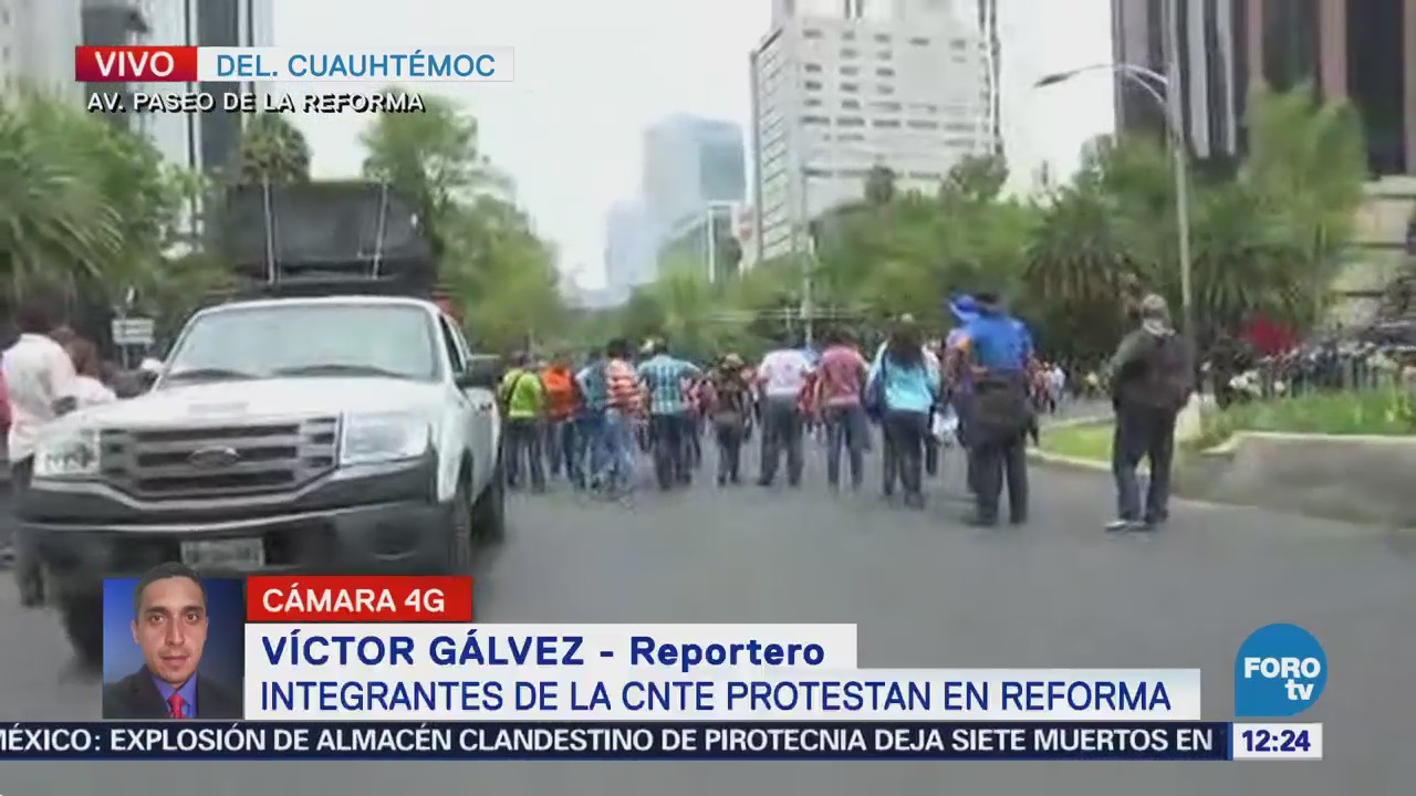 Manifestantes marchan en Reforma rumbo a avenida Bucareli, CDMX