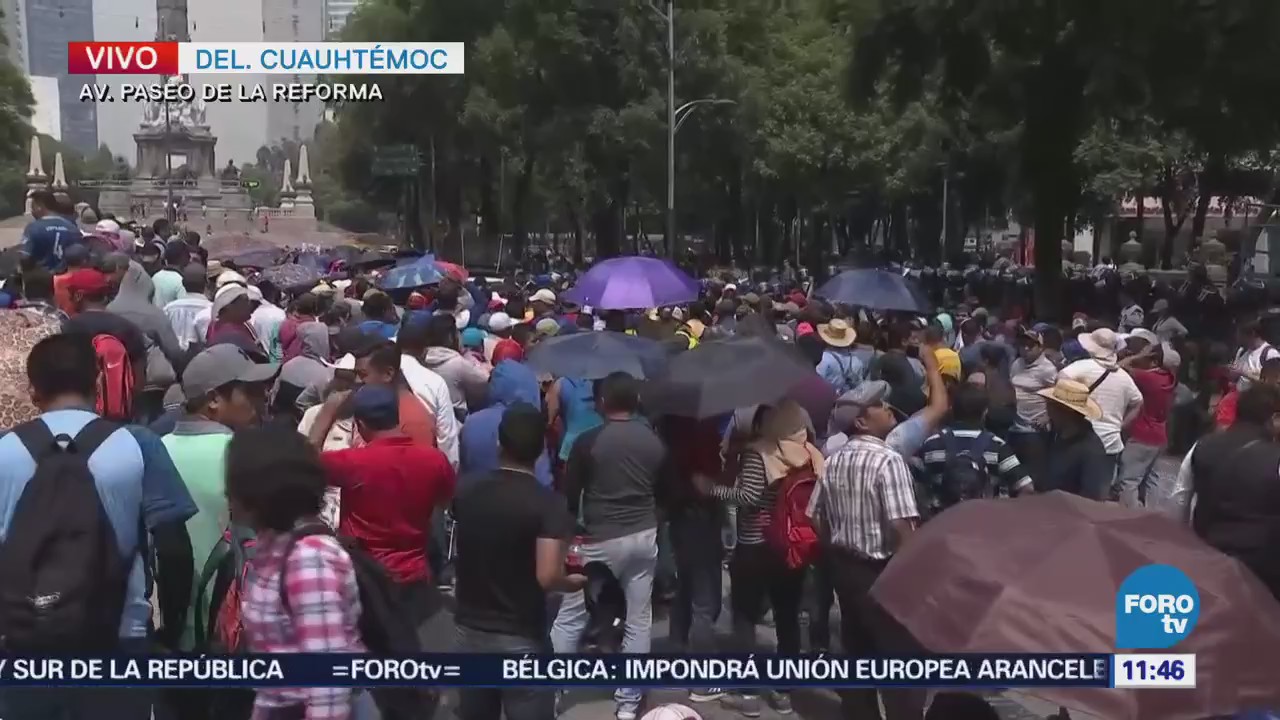 Manifestantes realizan mitin en Reforma y dificultan tránsito