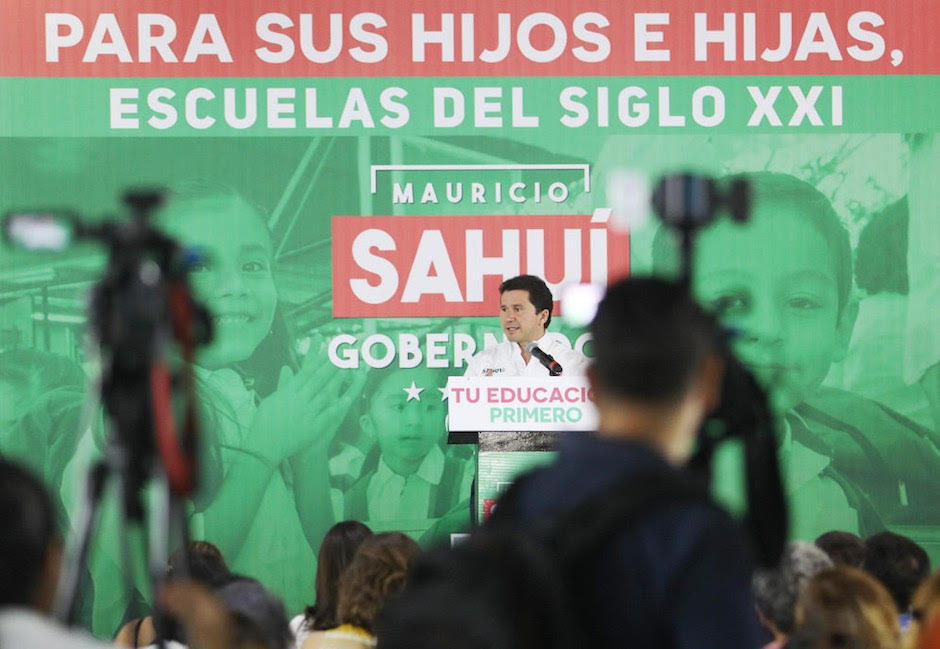 Mauricio Sahuí presenta proyecto educativo para Yucatán
