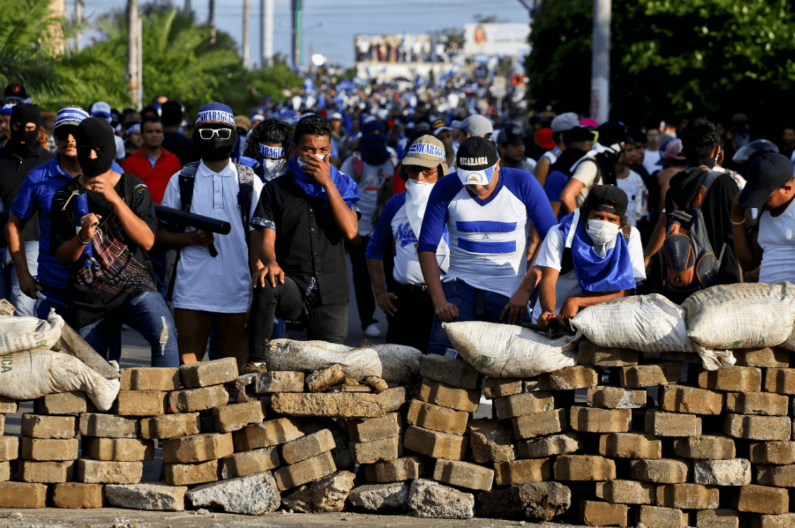 Manifestantes retienen a infiltrados en Nicaragua
