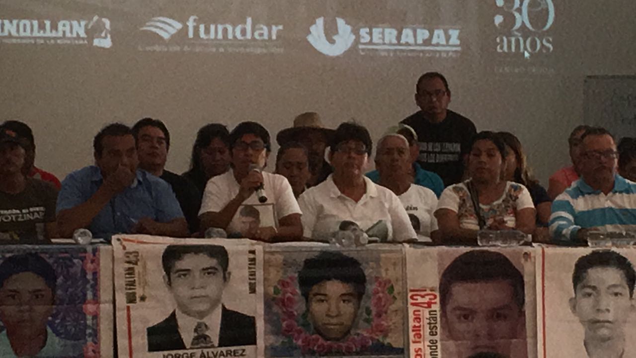 La verdad histórica del caso Iguala quedó hecha pedazos, dicen padres de normalistas