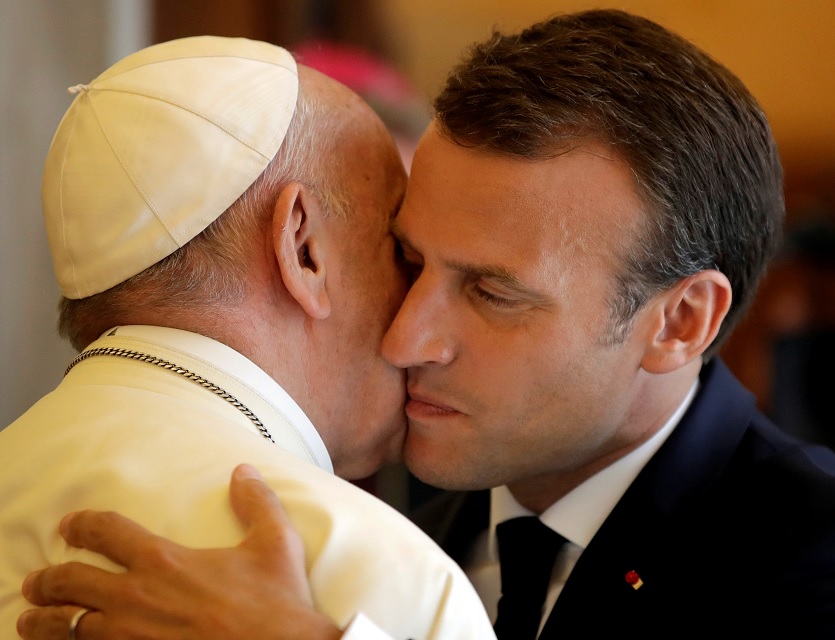 Papa Francisco y Macron hablan de migraciones y el papel de la UE
