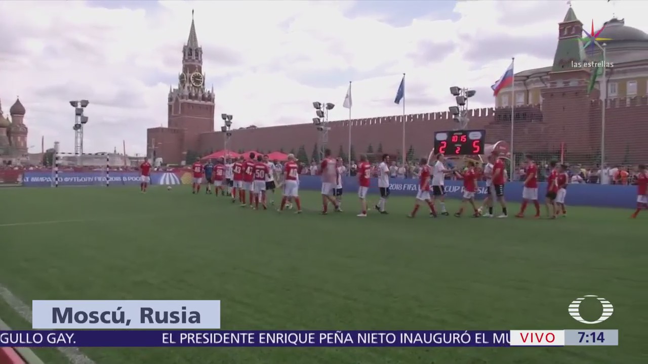 'Parque del Futbol' reúne a aficionados frente al Kremlin