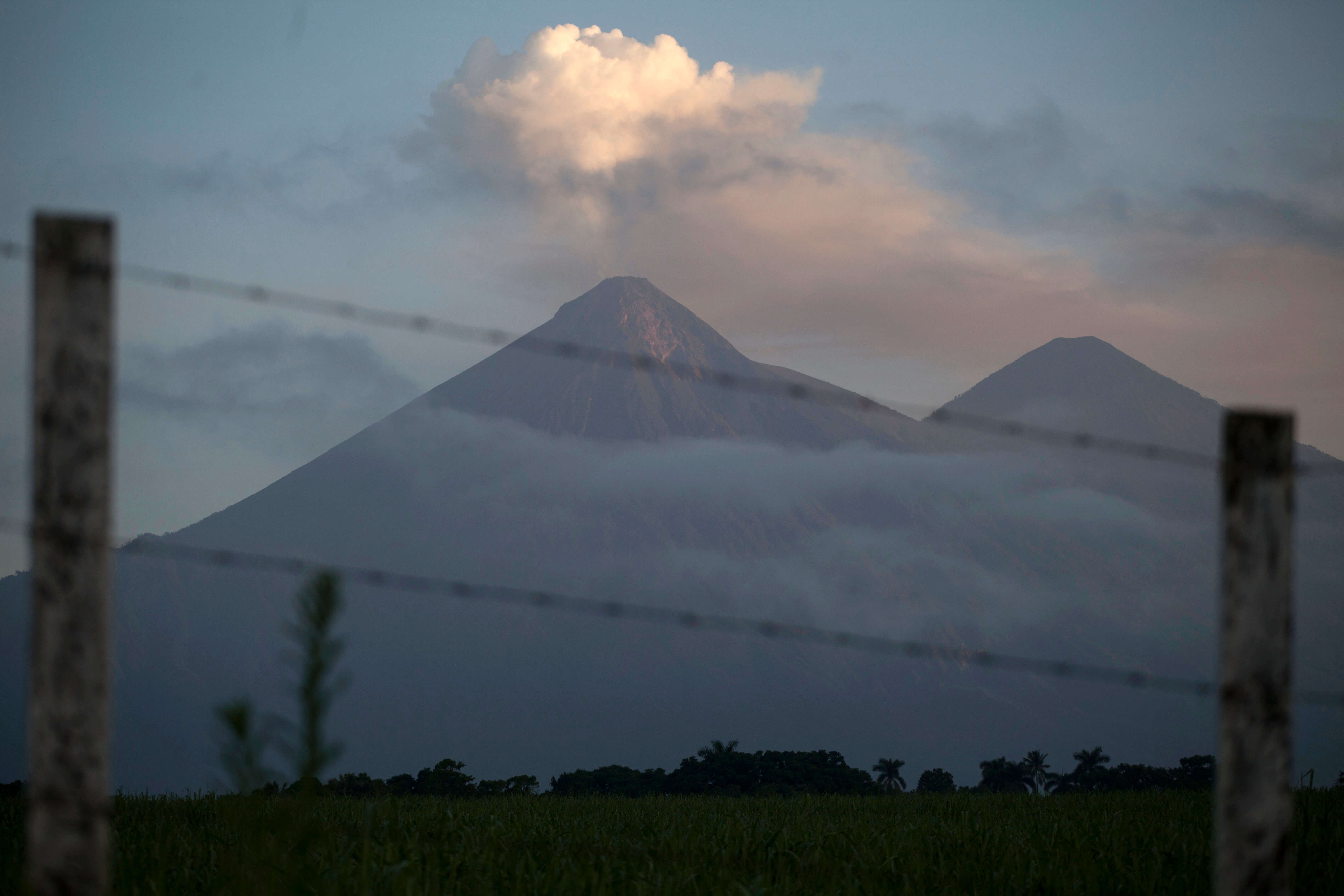 Patrulla PNC arrastrada río Volcán Fuego Guatemala