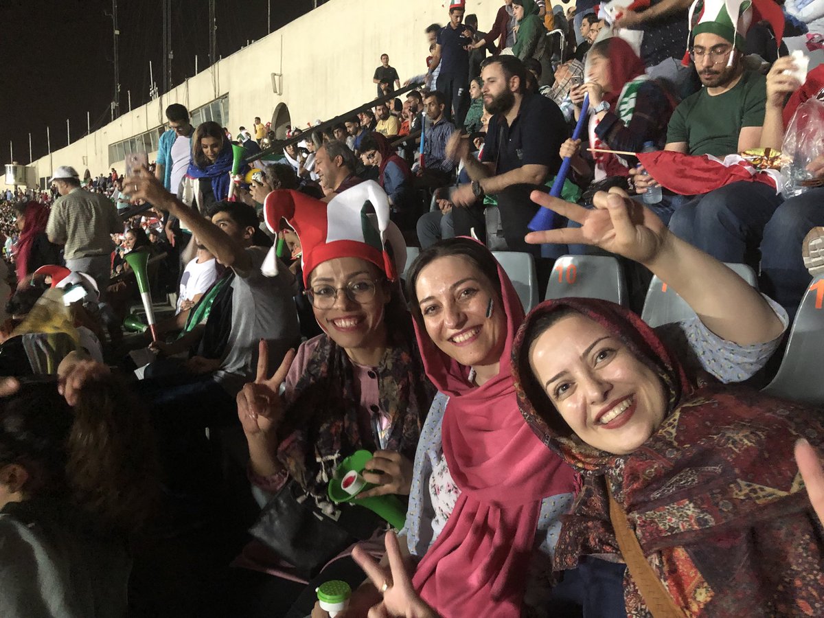Permiten mujeres iraníes ver partido Mundial estadio Teherán