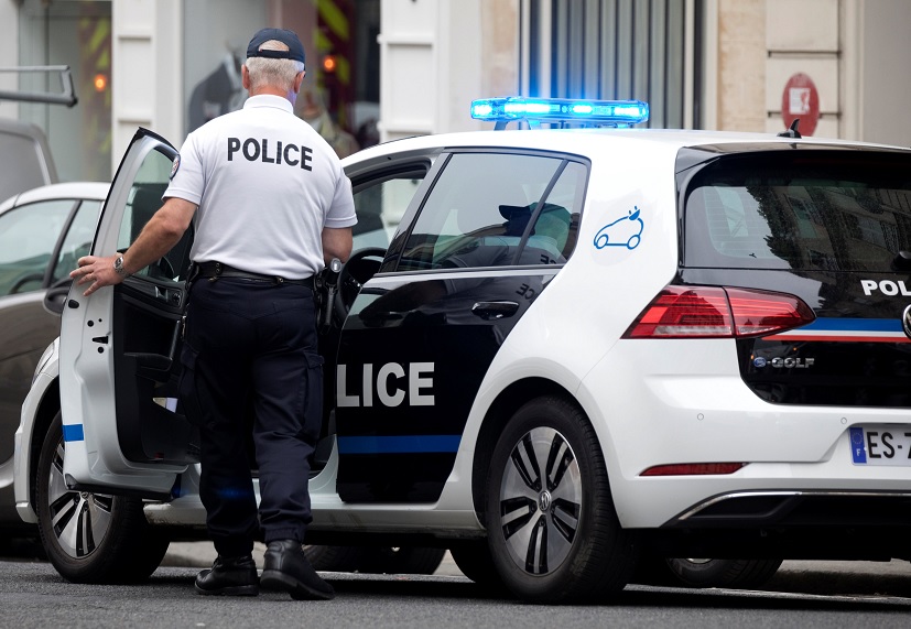 Francia advierte yihadistas presos terminarán condena
