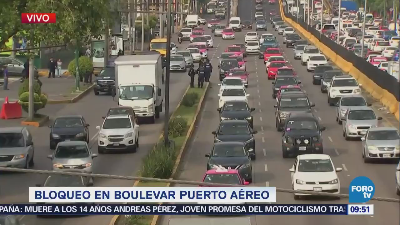Policías impiden manifestación en boulevard Puerto Aéreo
