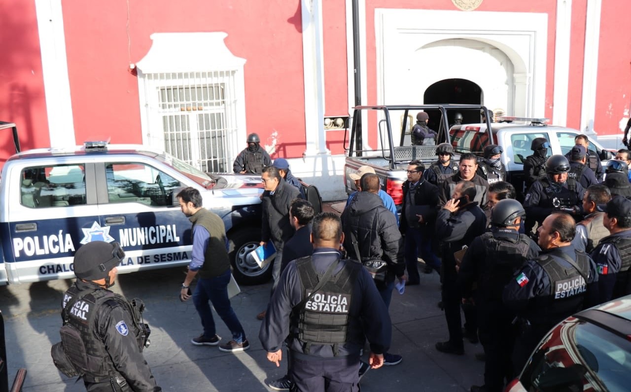 Vinculan proceso 17 detenidosusurpación de funciones Puebla