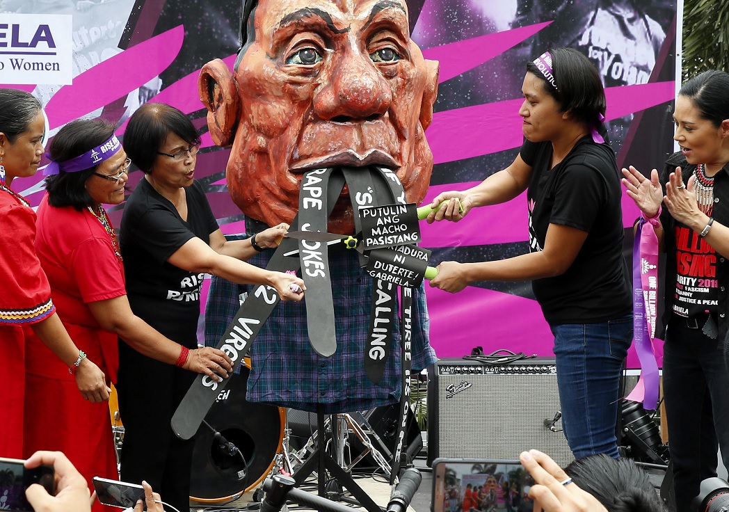 Duterte promete dimitir si mujeres filipinas lo piden