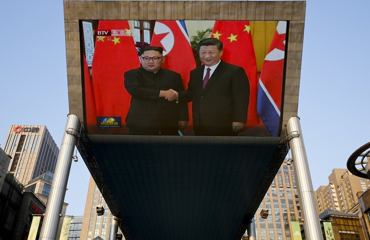 Xi Jinping elogia a Kim por cumbre con Trump