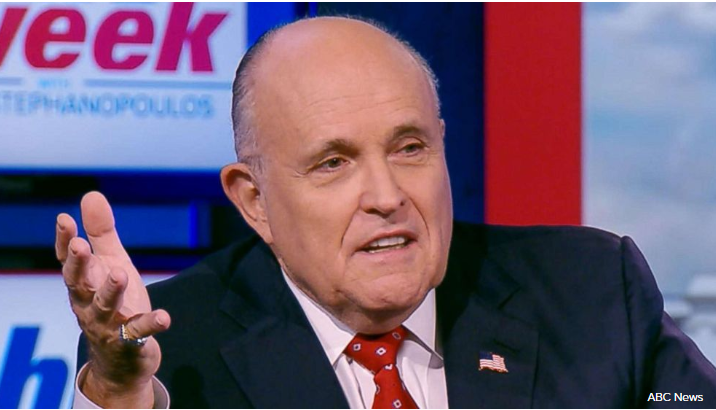 Giuliani: Trump probablemente podría indultarse a sí mismo