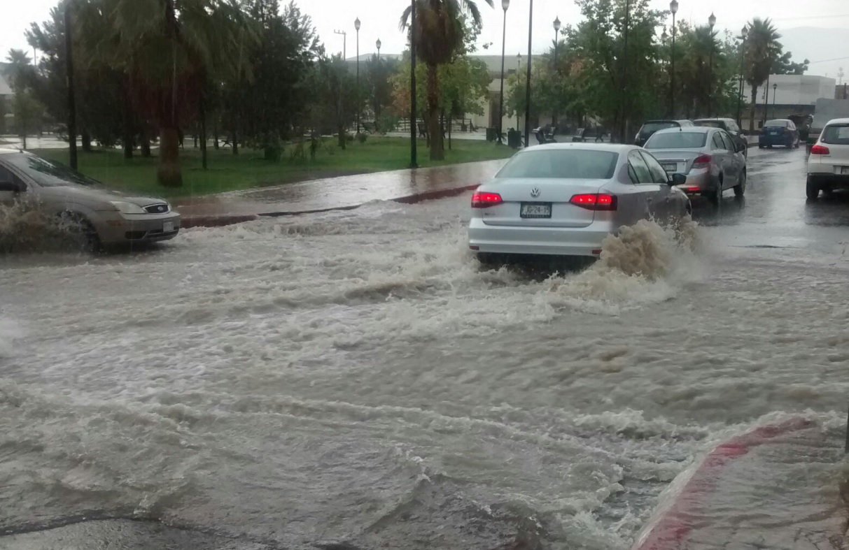 Lluvia provoca inundaciones en Saltillo, Coahuila