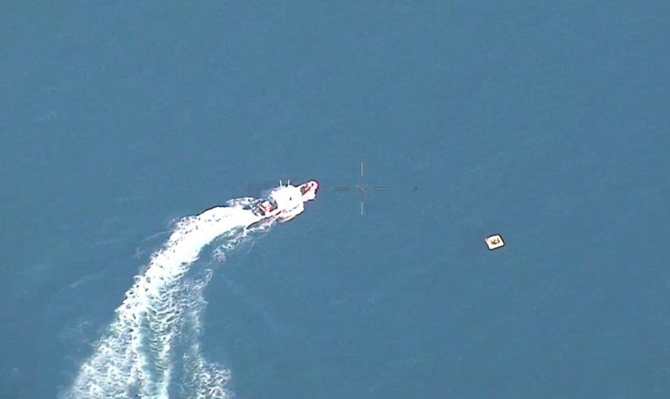 Cae avioneta al mar y rescatan a cuatro tripulantes en Sinaloa