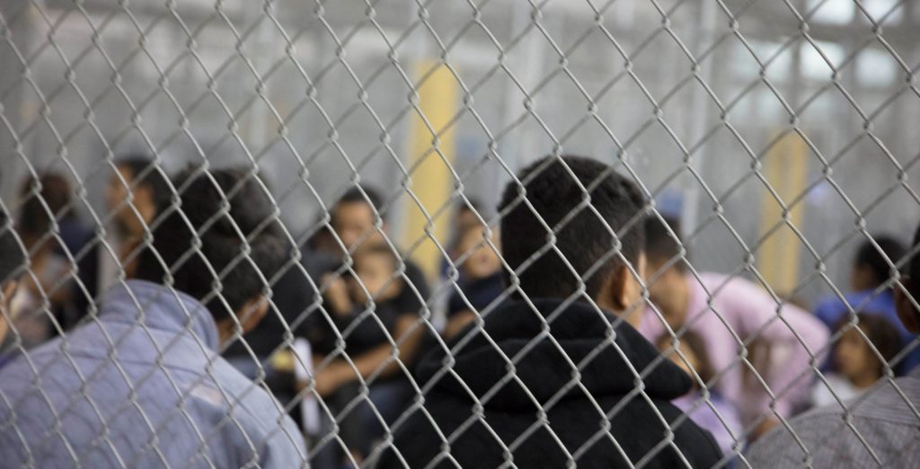 Padres migrantes desconocen paradero de sus hijos