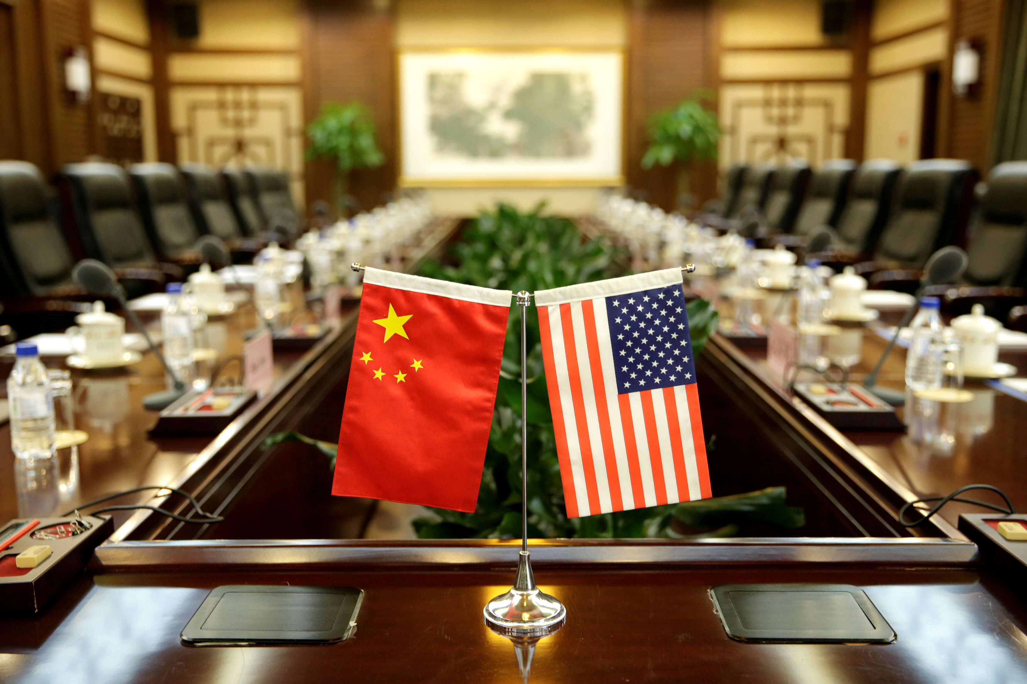 Trump anuncia aranceles contra China por 50 mil mdd