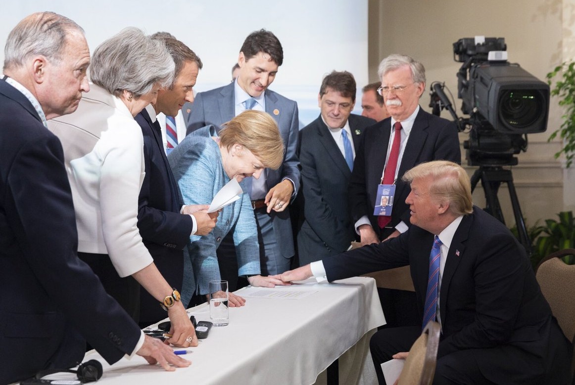 Trump Twitter imágenes versión cumbre G7