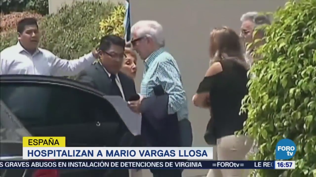 Vargas Llosa sufre caída y es hospitalizado