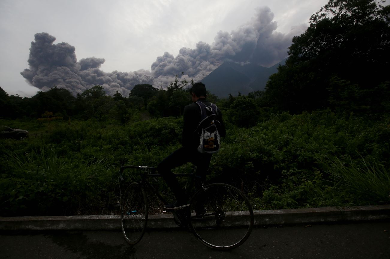 Sin mexicanos afectados por la erupción del Volcán de Fuego