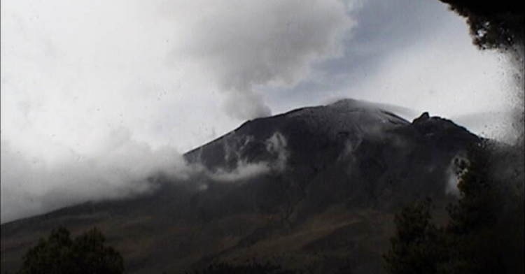 Sistema de monitoreo registra 78 exhalaciones del volcán Popocatépetl