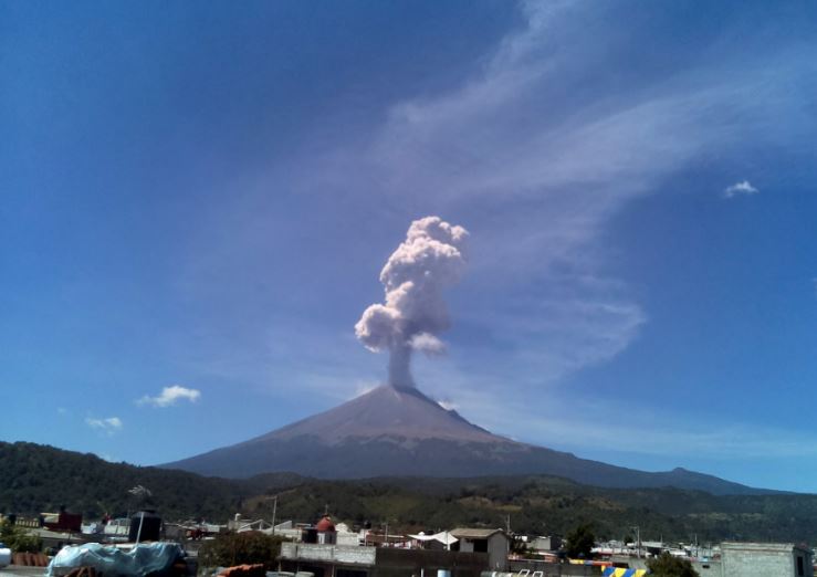 México no baja la guardia en monitoreo de volcanes, dice Luis Felipe Puente