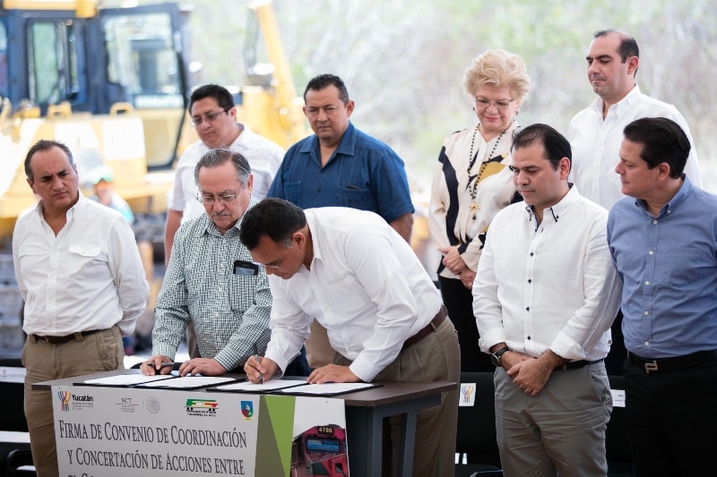 representantes-gobierno-yucatan-firman-convenio-para-revivir-desarrollo-ferroviario-estado-de-yucatan