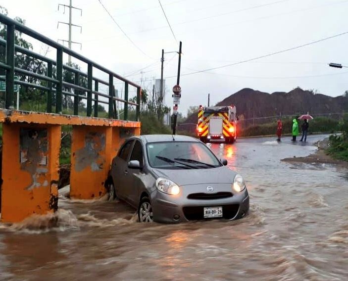 inundaciones vehiculos arboles zapopan guadalajara metropolitana