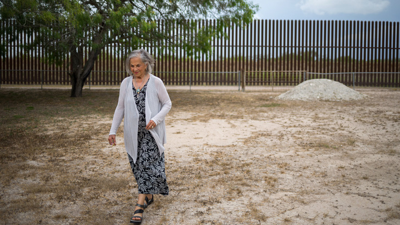 Mujer Tiene llave muro EE.UU México