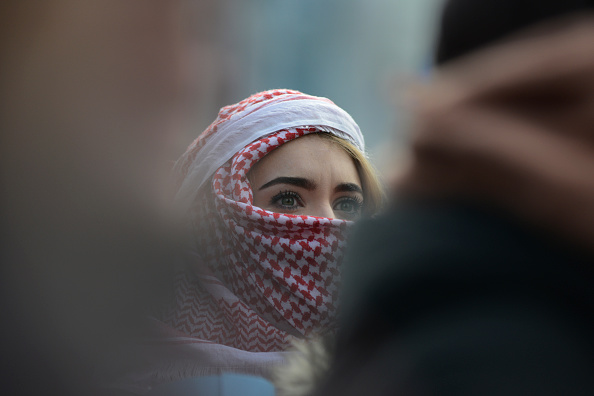 Sujetos atacan a joven musulmana en Bélgica