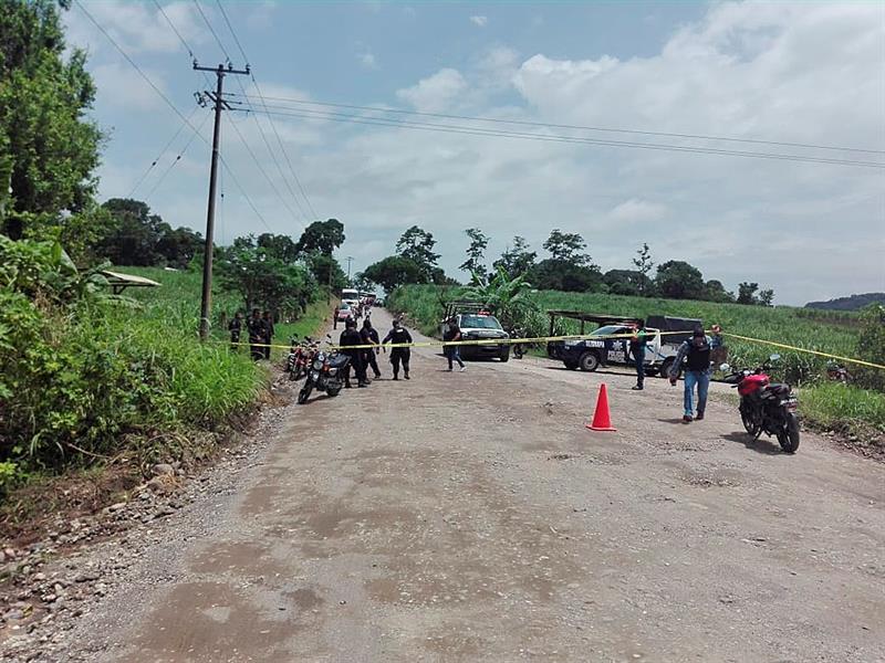 Mueren cuatro policías y un civil en ataques simultáneos en Veracruz