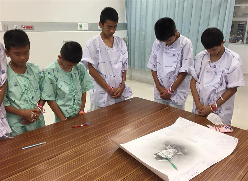 niños tailandeses buzo rescate murio operativo