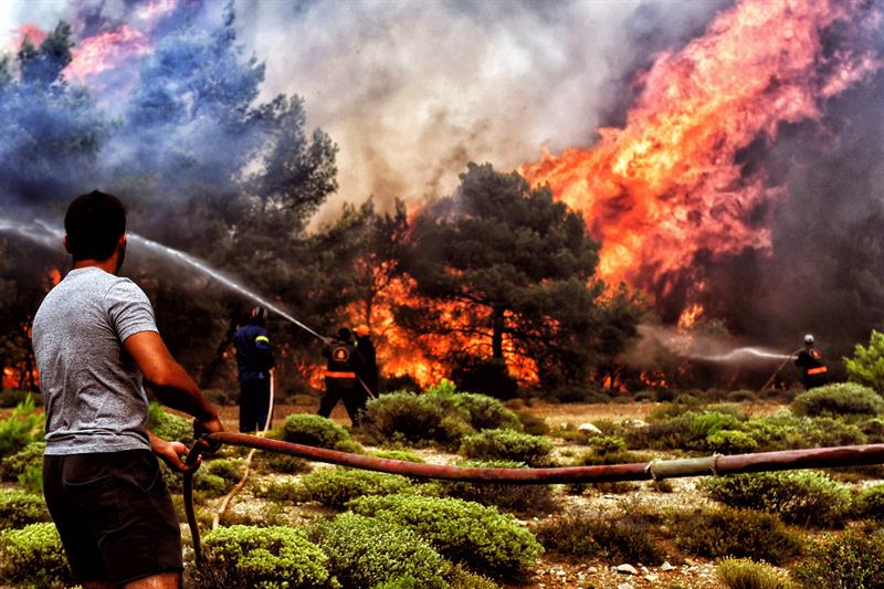 México lamenta la pérdida de vidas humanas por incendios en Grecia