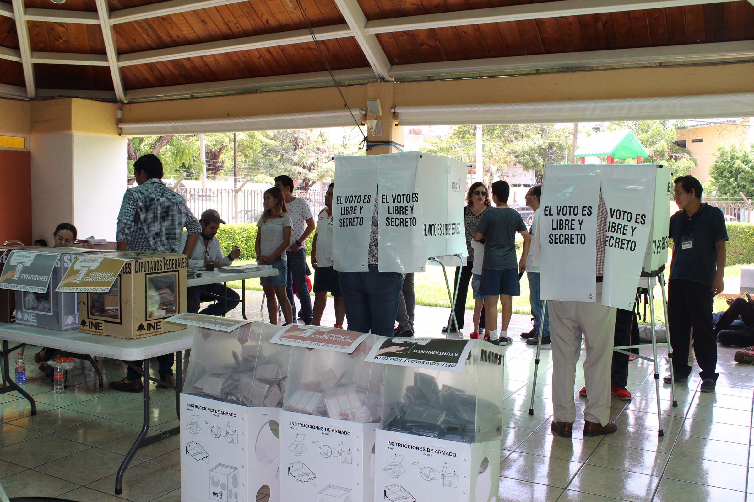Dinastía Aguilar mantiene control político en Ixtapa