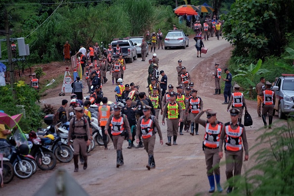 Interrumpen rescate de niños atrapados en Tailandia