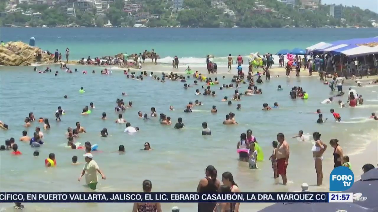 Acapulco reporta playas llenas y altas temperaturas
