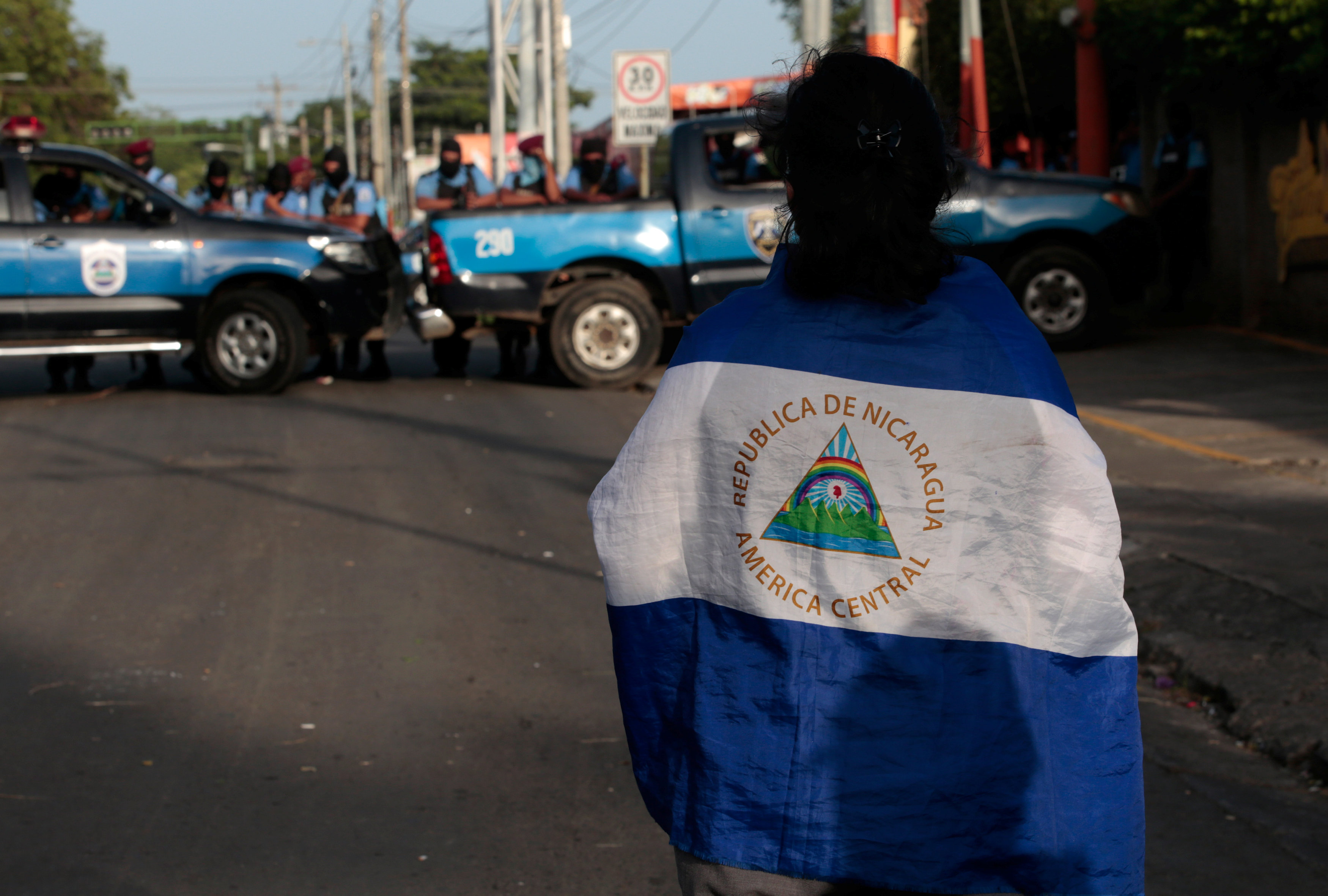 Acusan de terrorismo a estudiantes atrincherados en universidad de Nicaragua