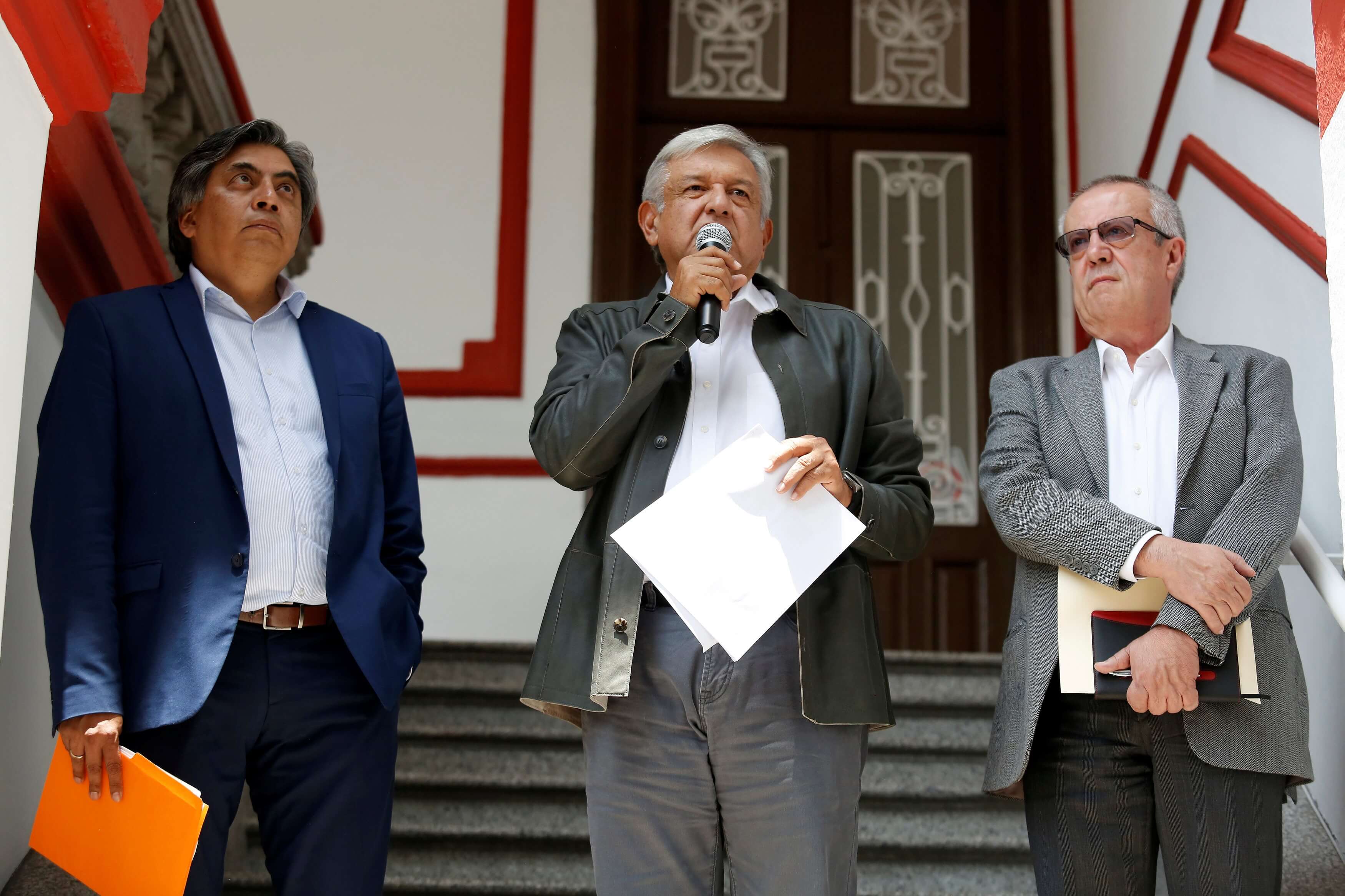 López Obrador presenta siete proyectos prioritarios para su gobierno