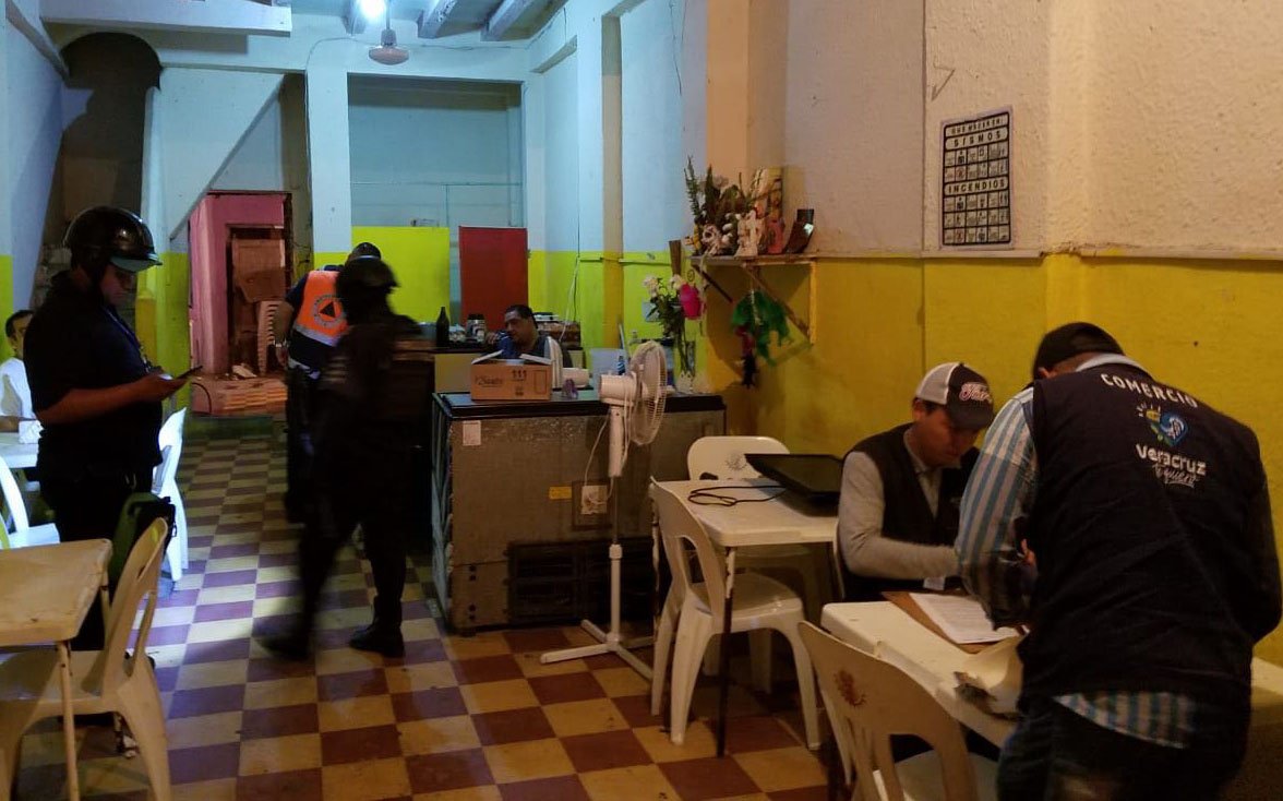 Ayuntamiento de Veracruz clausura cuatro bares durante operativo