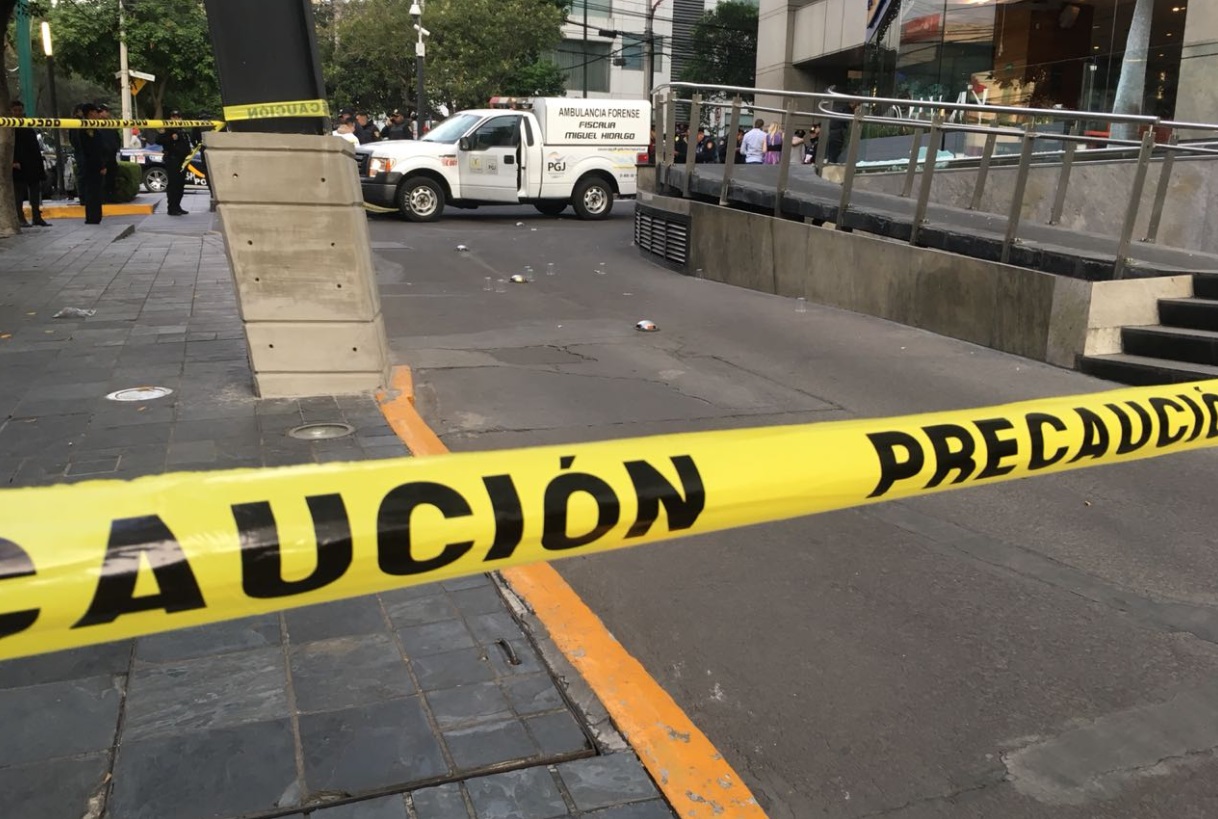 Asesinan a balazos a extranjera en taquería en Lomas de Chapultepec