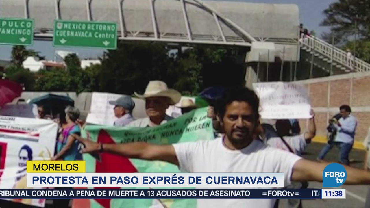 Bloquean Paso Exprés de Cuernavaca por víctimas de socavón