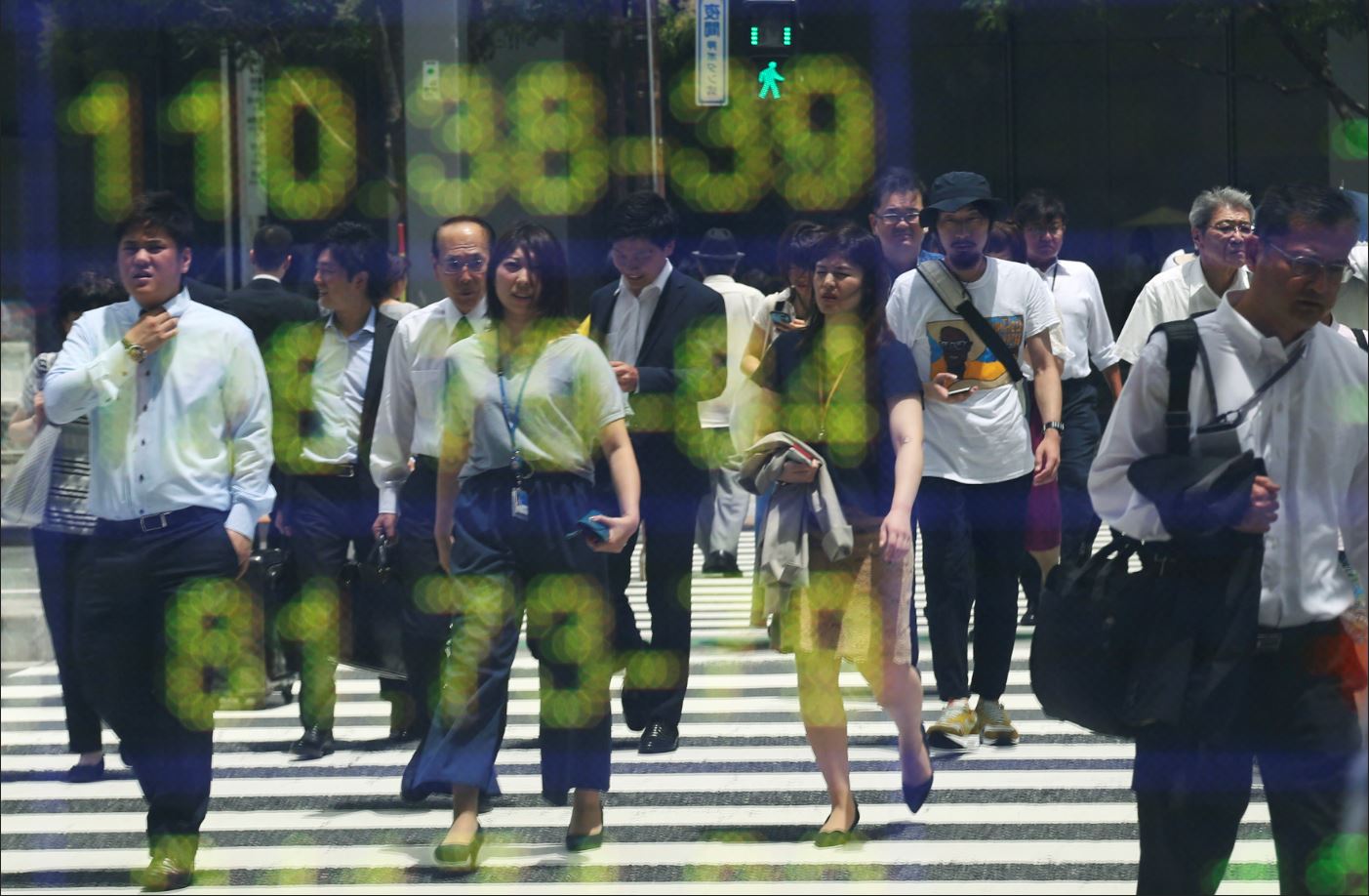 Bolsa de Tokio cierra con pérdidas, en línea con Shanghái