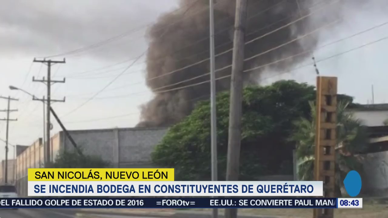 Bomberos combaten incendio en bodega de San Nicolás, Nuevo León