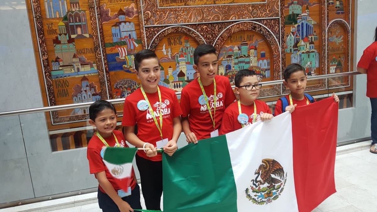 Niños mexicanos ganan campeonato internacional de cálculo mental en Rusia