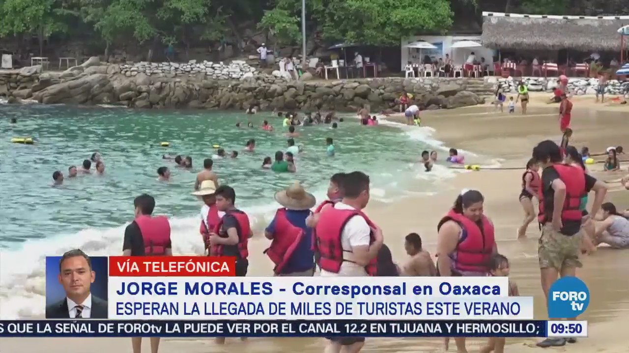 Turistas Disfrutan Buen Clima Acapulco Oaxaca