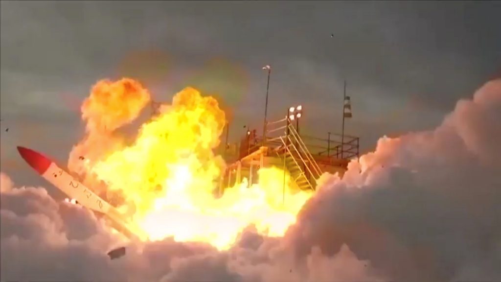 Cohete japonés MOMO-2 se estrella durante lanzamiento