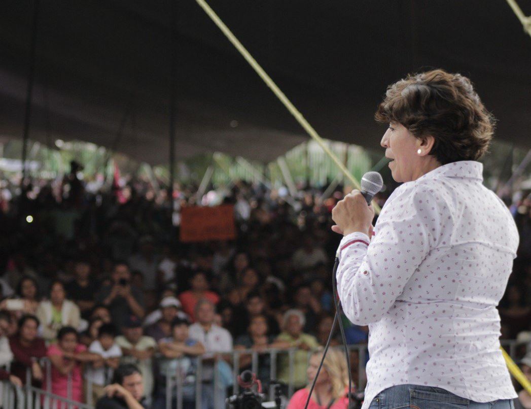 AMLO pide a legisladores de Morena asumir compromisos