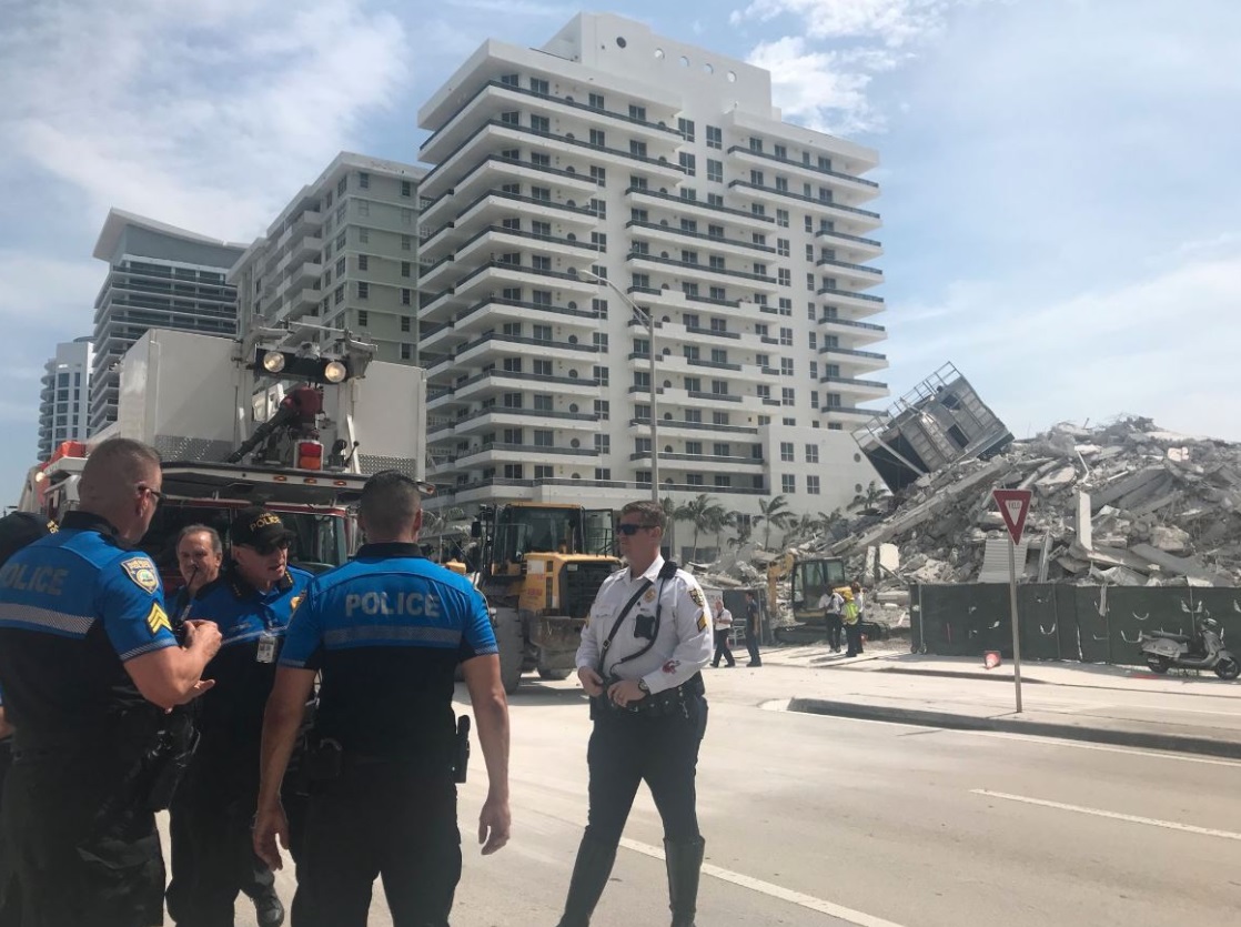 Colapsa un edificio en Miami Beach; hay un herido