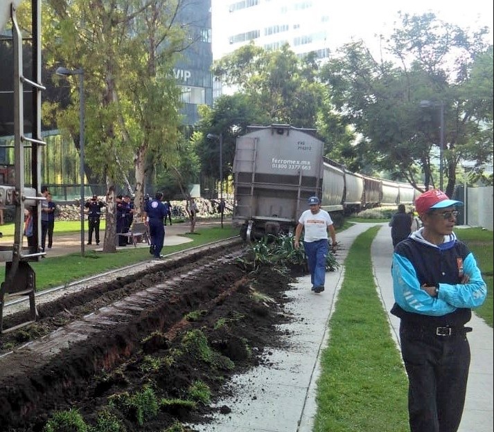 Descarrila tren en avenida Ferrocarril de Cuernavaca, CDMX