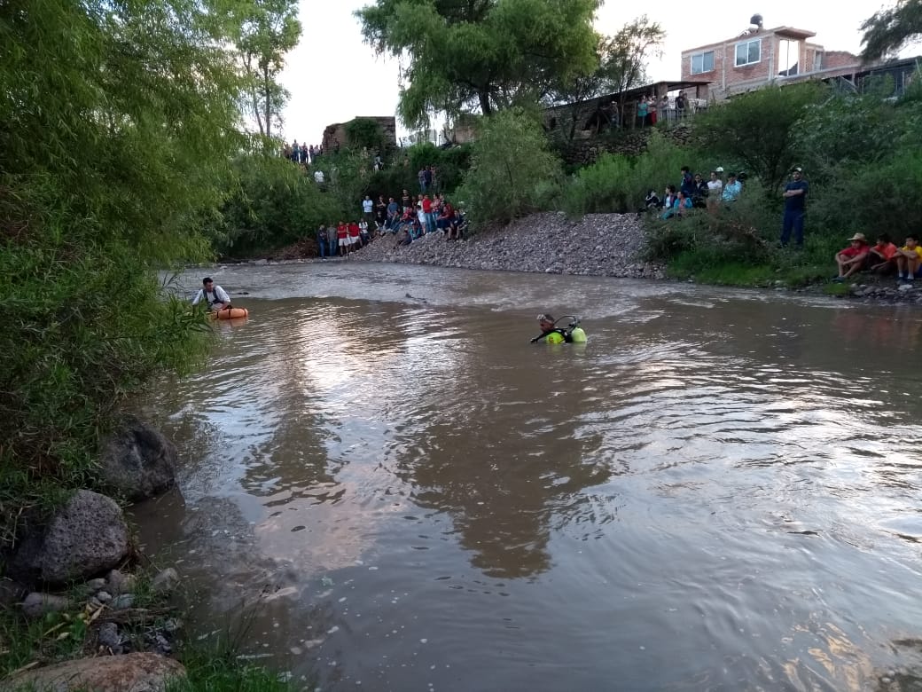 Dos menores mueren ahogados en río de Colotlán