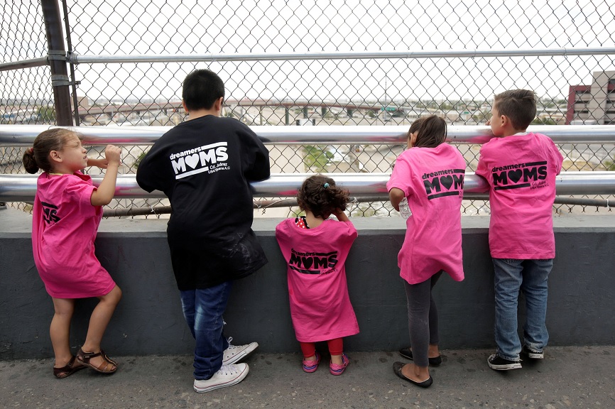 Estados Unidos busca reunir más familias migrantes
