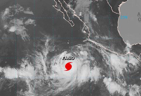 ‘Fabio’ evoluciona a huracán categoría 1 en Cabo San Lucas